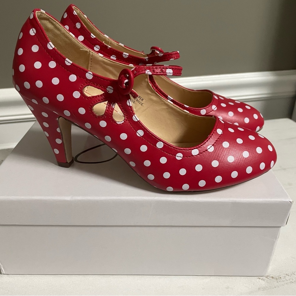 J. Adams Pixie Heels Size 9M